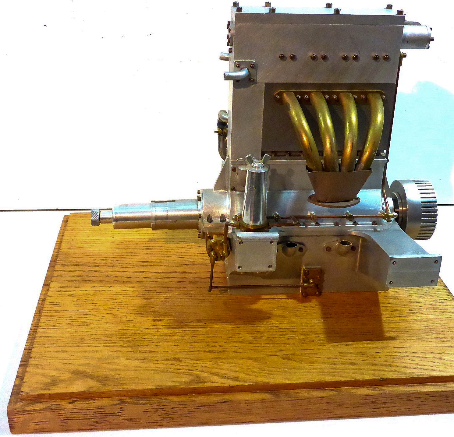 2562-l.jpg