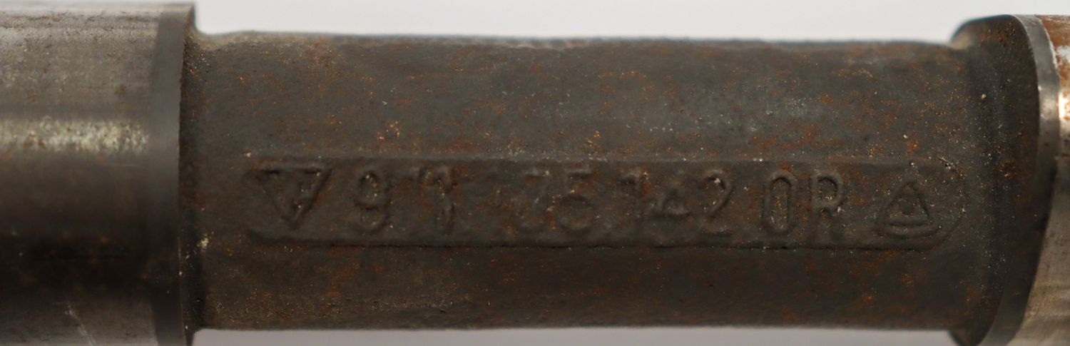 698-b.jpg